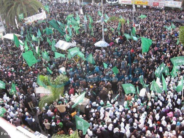من رحم الألم.. الخليل تنتشي بانتصار غزة