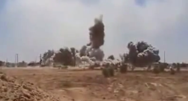 (فيديو) طائرات الاحتلال تدّمر مسجدا بغزة