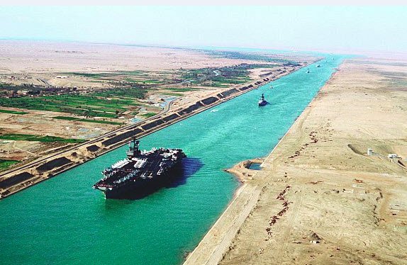 مصر تسمح بمرور سفن صهيونية محملة بالسلاح عبر قناة السويس