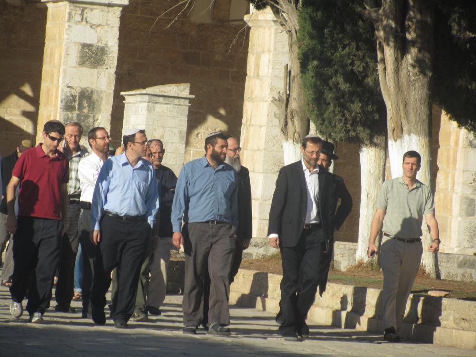 فيجلن يقتحم الأقصى ويصعد إلى صحن القبة