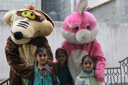 لجنة زكاة الدرج تقدم الزي المدرسي لـ2500 طالب وطالبة