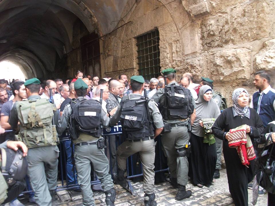 خطيب الأقصى يستنكر إغلاق القدس وتحويلها إلى ثكنة عسكرية