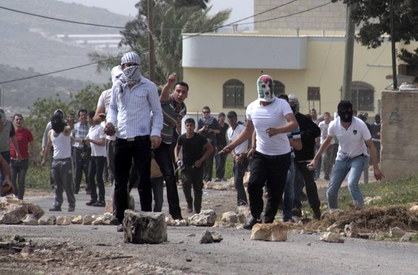 قوات الاحتلال تقمع فعالية سلمية ضد الاستيطان شرق الخليل