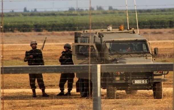 الاحتلال يعتقل 4 من غزة اجتازوا السياج الفاصل
