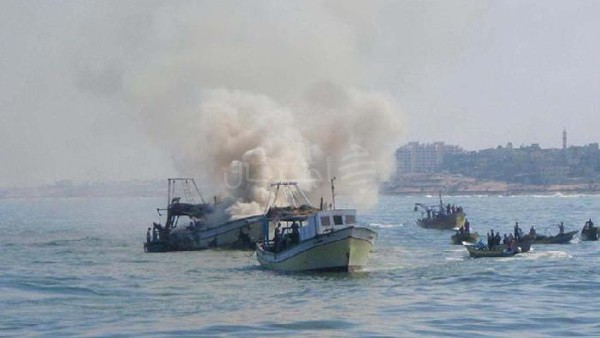 تضرر قوارب صيد بغزة عقب استهدافها من الاحتلال
