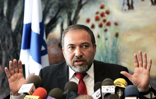 ليبرمان وزيرًا لجيش الاحتلال وحماس تعتبره تعزيزًا للتطرف