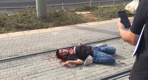 الفتى مناصرة.. عندما يتلذذ الاحتلال بـقتل الفلسطيني (فيديو)