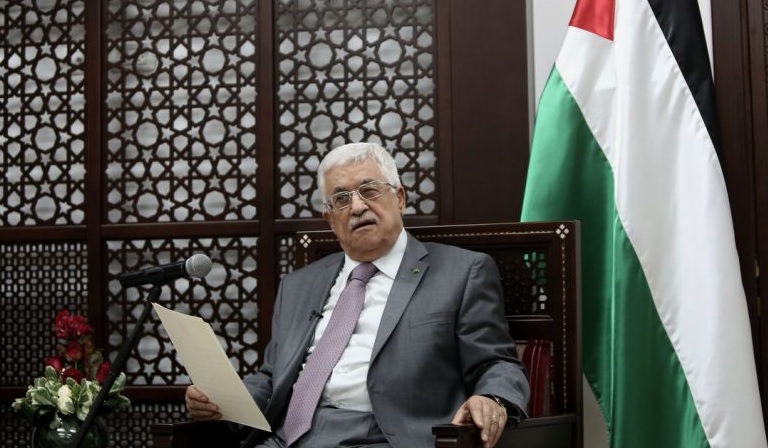 عباس يعلن عن تجميد الاتصالات مع الاحتلال