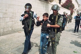 حماس: سعي الاحتلال لتشريع أحكامٍ بالسجن لأطفال فلسطين جريمة
