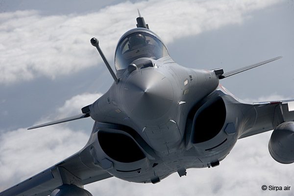 مصر توقع عقدًا لشراء 30 مقاتلة رافال من فرنسا