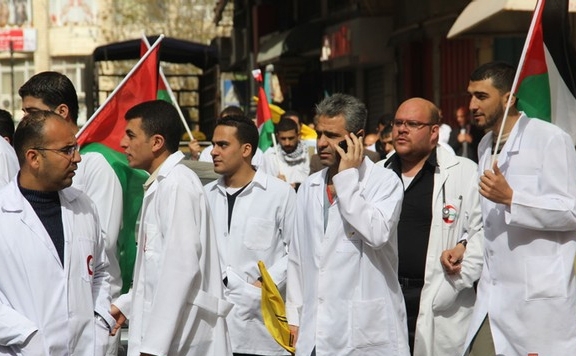 التجاوزات الأمنية بحق الكوادر الطبية في الضفة..حوادث تتكرر