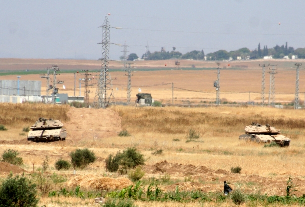الاحتلال يطلق النار على منازل وأراض شمال بيت لاهيا