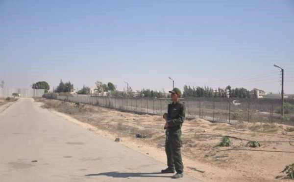 مصر تشرع بإقامة جدار خرساني على حدود غزة