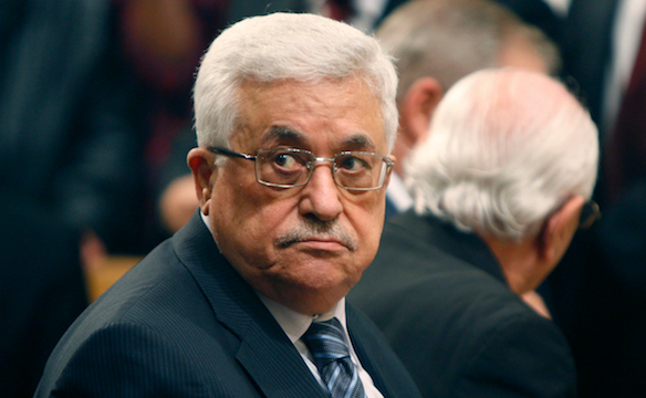 مخالفًا نبض الشعب.. عباس يدين العملية البطولية في تل أبيب