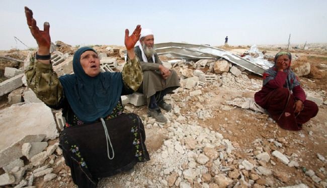 بتسيلم: الاحتلال يهجر آلاف الفلسطينيين من ٢٠٠ تجمّع سكّاني