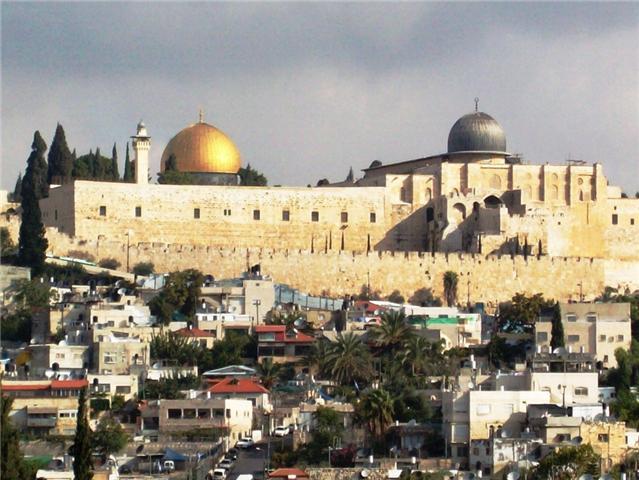 الاحتلال يصادر قطعة أرض ملاصقة لمسجد رأس العمود بالقدس
