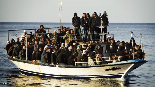 بينهم فلسطينيون.. غرق 700 لاجئ قبالة السواحل الليبية