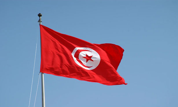 البرلمان التونسي يصوت بسحب الثقة من حكومة الصيد
