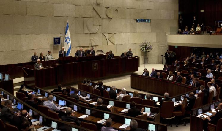 مشروع قانون إسرائيلي: التفتيش العاري بدون سبب حتى باستخدام القوة