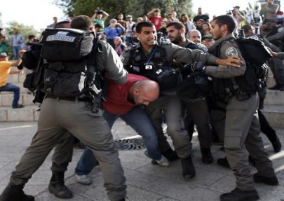 مشروع قانون إسرائيلي يجرّم توثيق انتهاكات جنود الاحتلال