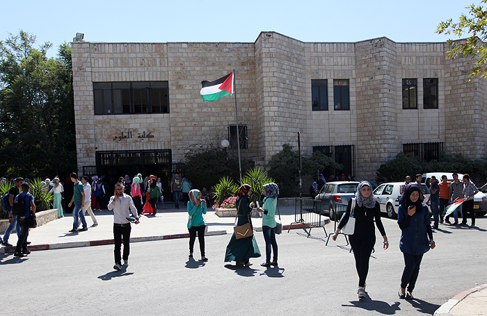 حماس تدعو لحماية جامعات الضفة من التغوّل الأمني