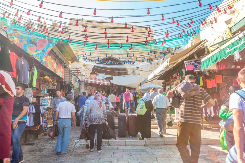 رمضان.. أمل المقدسيين لإنعاش أسواقهم