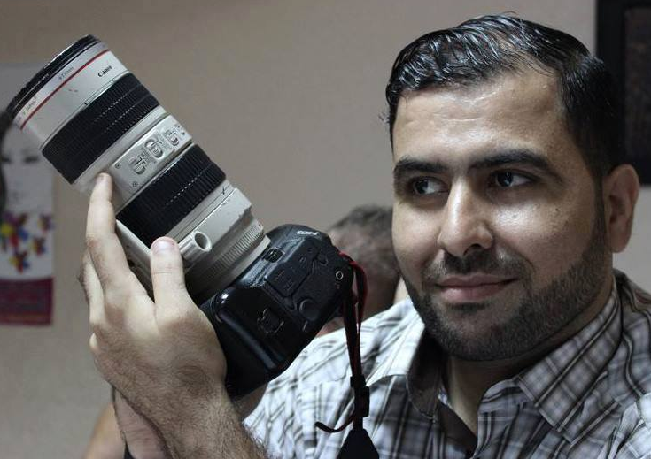 وقائي الخليل يعتقل الصحفي عامر أبو عرفة
