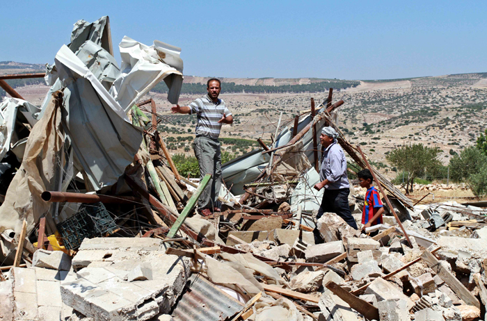 إسرائيل تنتقم من الفلسطينيين بركام 41 منزلاً