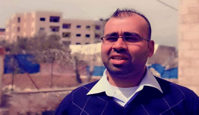 أجهزة السلطة تعتقل الصحفي أحمد البيتاوي وتواصل ملاحقاتها السياسية
