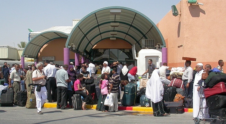 على صخرة المنع من السفر.. تتحطم أحلام حُجّاج الضفة