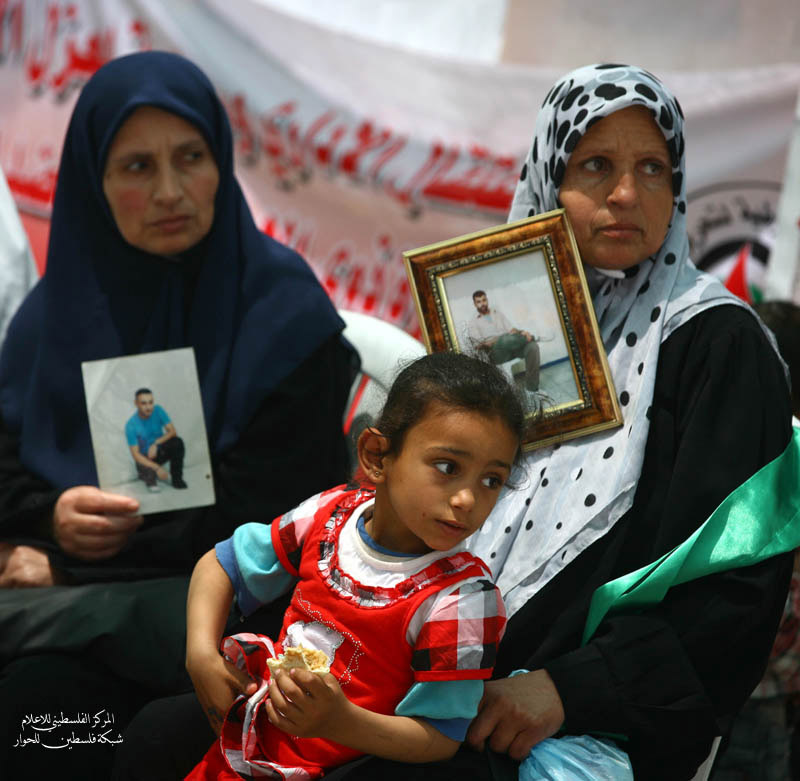 صور من خيمة التضامن بغزة مع الأسرى المضربين داخل السجون الصهيونية