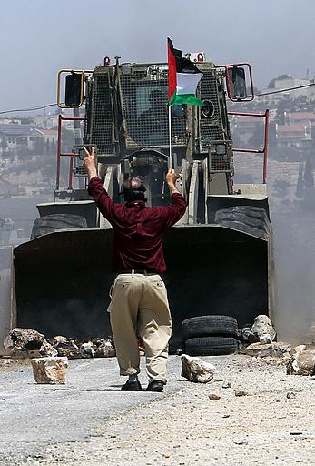 صور لمواجهات الفلسطينيين مع جنود الاحتلال الصهيوني في الضفة الغربية