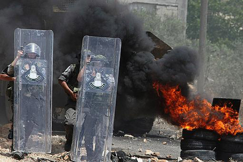 صور من مواجهات الشبان الفلسطينيين مع جنود الاحتلال في الضفة الغربية
