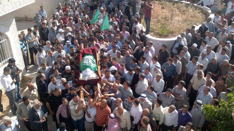صور الآلاف يشاركون في تشييع جثمان القيادي في حماس بالخليل الشيخ فتحي عبد العزيز عمرو