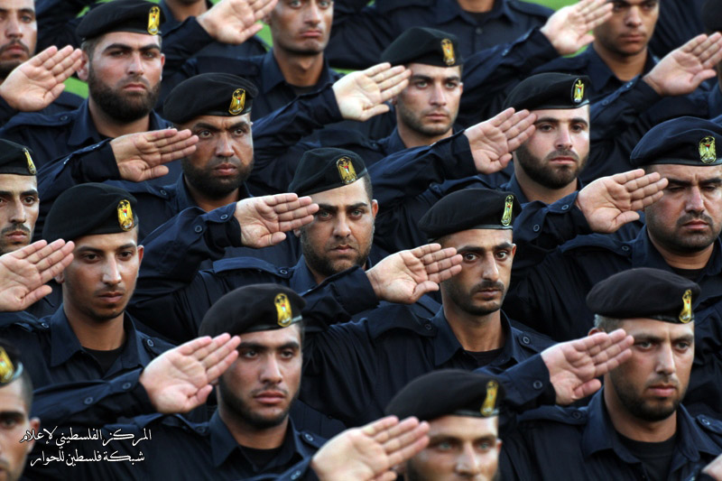 صور تخريج الفوج الأول من كلية الشرطة