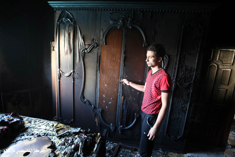 صــــــور مكــان الحريق في أحد المنازل بمخيم البريج والذي أدى لوفاة الطفل فتحي البغدادي