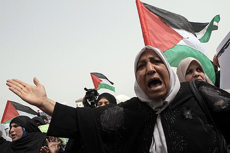 الحركة النسائية بحركة حماس تنظم اعتصام على الحدود مع مصر للمطالبة بتوفير السولار وحل أزمة الكهرباء