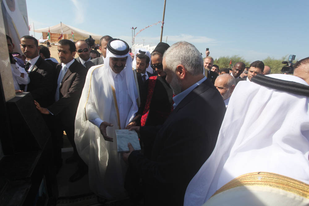 حفل وضع حجر الأساس لمدينة سكنية تحمل اسم أمير قطر في خانيونس جنوب غزة