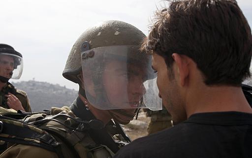 صور مواجهات بين الفلسطينيين وجنود الاحتلال في مدن الضفة الغربية