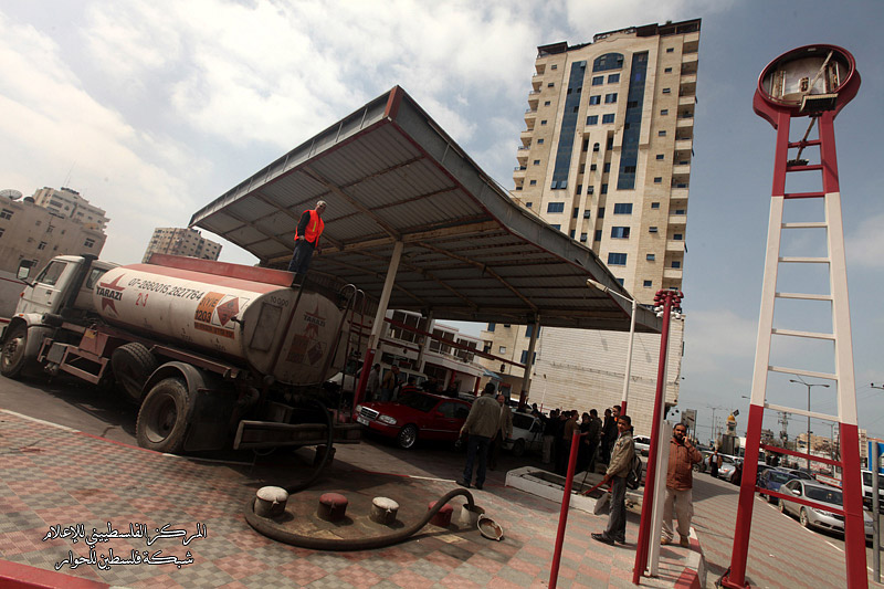 صور استمرار أزمة الوقود في غزة يوم الأربعاء 21-3-2012