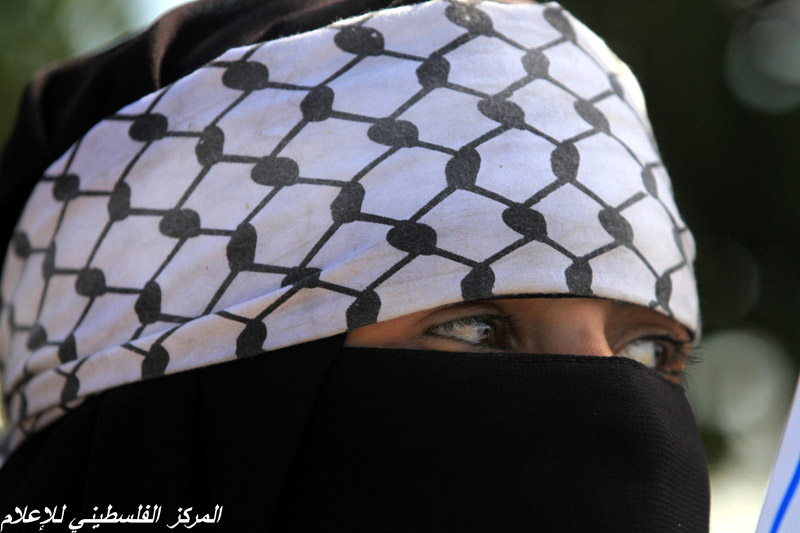 صور مسيرات نسائية بغزة تندد باغتيال جردات‏