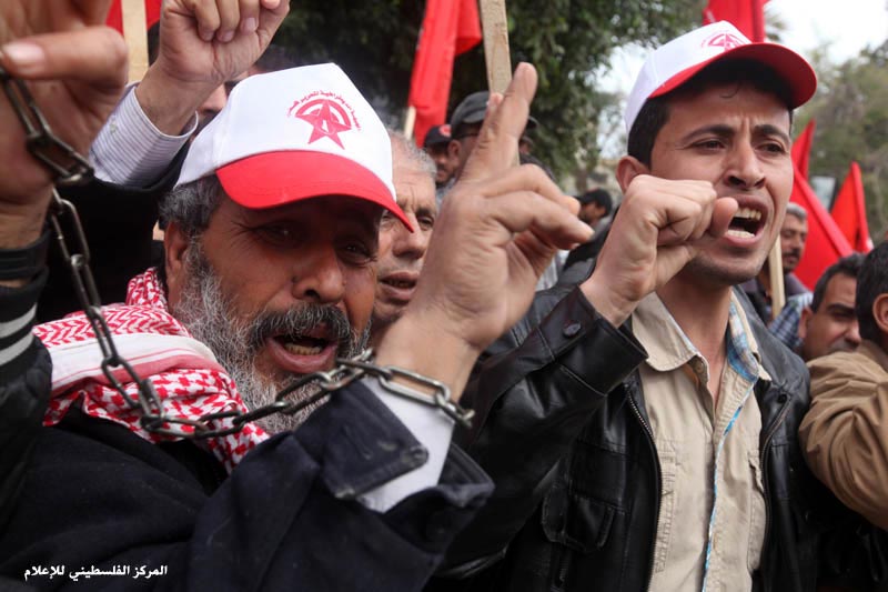 اعتصام بغزة تضامن مع الأسرى والأسير سامر العيساوي يوم الخميس 11/4/2013