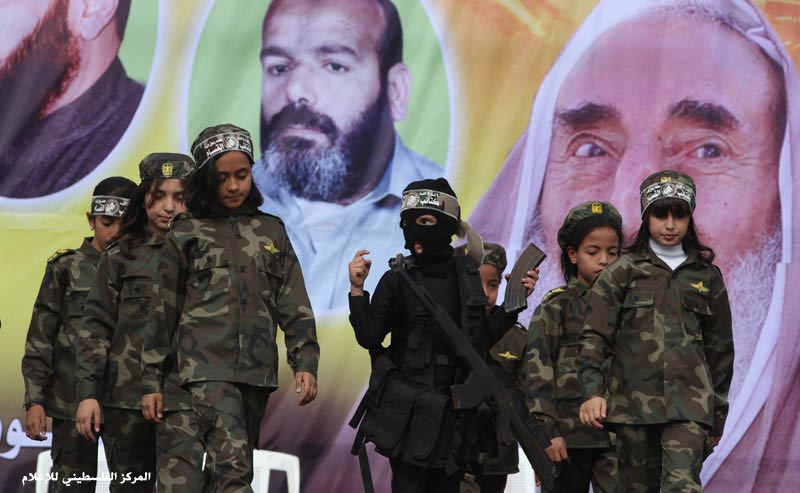 صور مهرجان للحركة النسائية في حماس إنا باقون على العهد في غزة