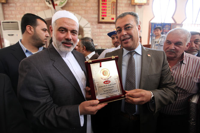 رئيس الوزراء اسماعيل هنية يخطب خطبة الجمعة بمسجد العباس بقطاع غزة