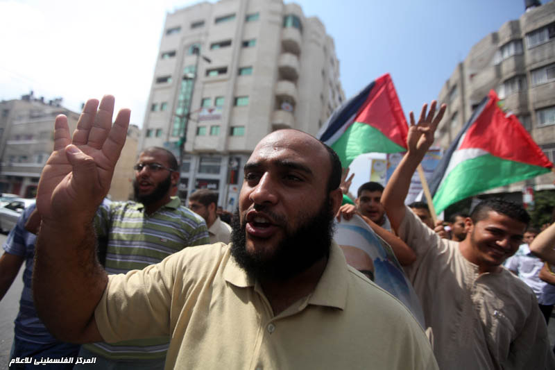 الفصائل بغزة خلال مسيرة تضامن مع شيخ الأقصى رائد صلاح وضد اقتحام المسجد الأقصى