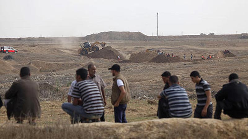 البحث عن جثامين شهداء القسام الثلاثة شرق خانيونس