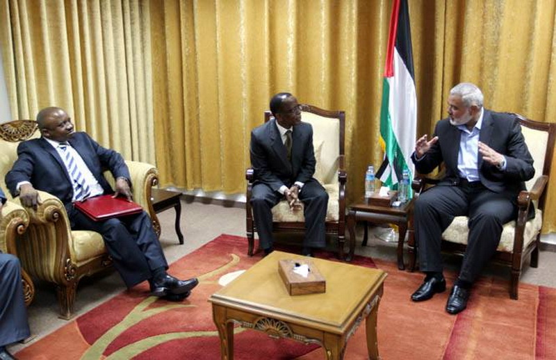 رئيس الوزراء اسماعيل هنية يستقبل سفير دولة جنوب أفريقيا لدى السلطة الفلسطينية في مكتبه بمدينة غزة