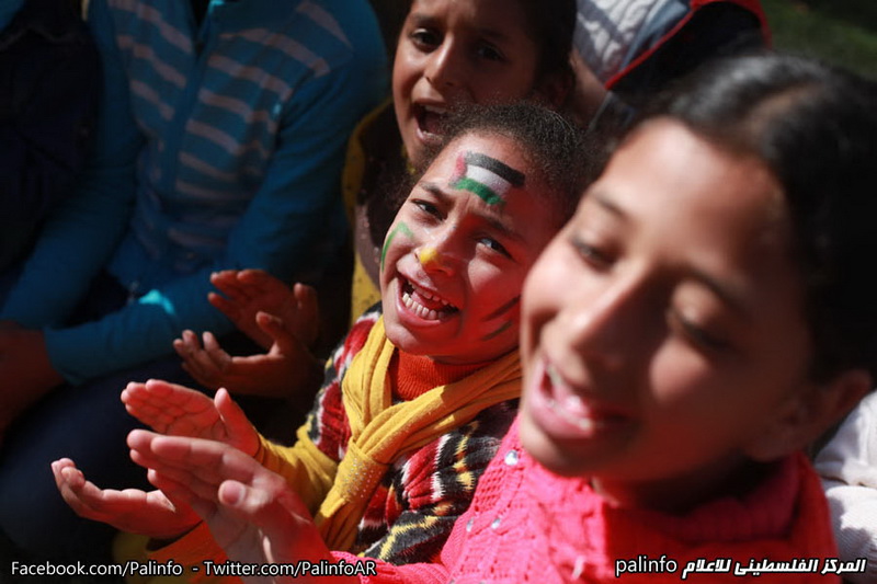 مطالبة اطفال فلسطين بانهاء الحصار المفروض عن قطاع غزة