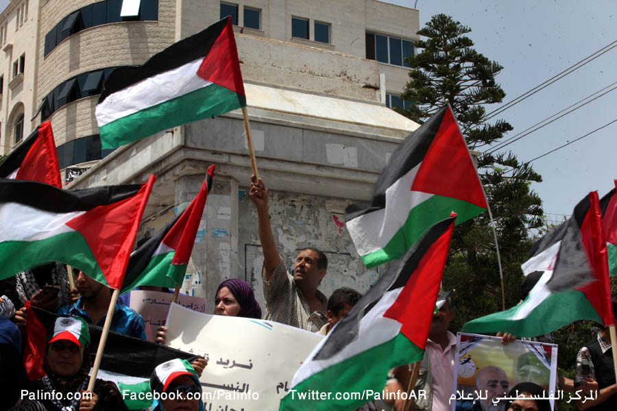 اعتصام بغزة دعم لجهود المصالحة الفلسطينية