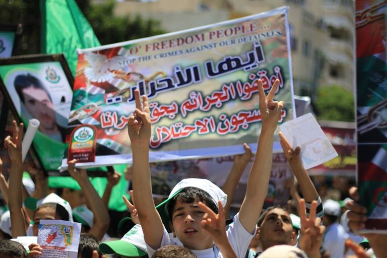 وقفة تضامن لمخيمات مشاعل التحرير تضامن مع الاسرى